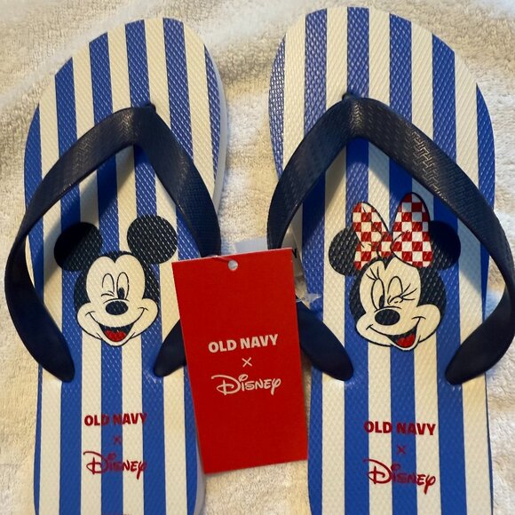 Disney / Old Navy Shoes - Disney/Old Navy flip flops Womens 6.5 to 7 Mens 5.5 to 6